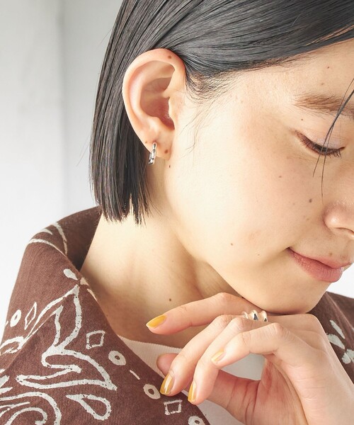 SHIPS（シップス）の「ニュアンス ステンレス フープ ピアス（ピアス（両耳用）・レディース・シルバー/ゴールド・ONE SIZE）」の9枚目の写真