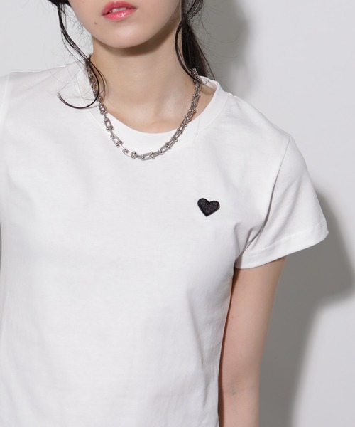 pumpkin port(パンプキンポート)の「ハート刺繍半袖Tシャツ(Tシャツ/カットソー・レディース・ブラック/レッド/ホワイト×ブラック・M)」の4枚目の写真