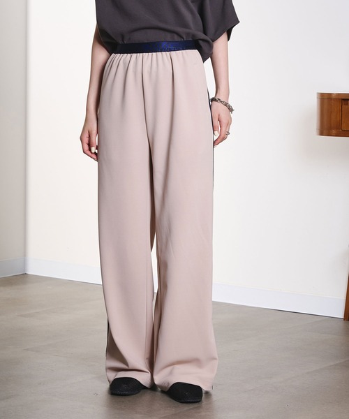 ROSE BUD（ローズバッド）の「SIDE LINE GEORGETTE PANTS（その他パンツ・レディース・ベージュ/バーガンディー・M/S）」の3枚目の写真