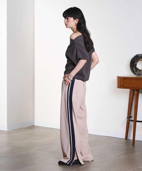 ROSE BUD（ローズバッド）の「SIDE LINE GEORGETTE PANTS（その他パンツ・レディース・ベージュ/バーガンディー・M/S）」の8枚目の写真