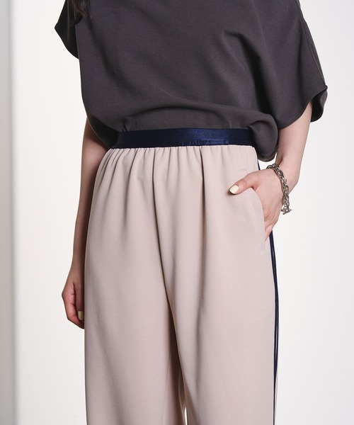 ROSE BUD（ローズバッド）の「SIDE LINE GEORGETTE PANTS（その他パンツ・レディース・ベージュ/バーガンディー・M/S）」の11枚目の写真