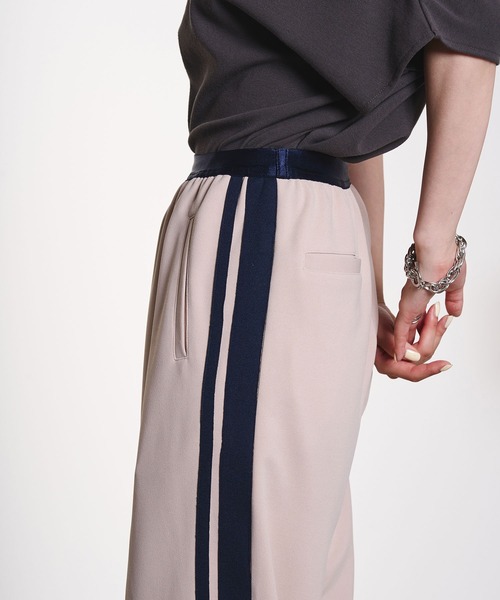 ROSE BUD（ローズバッド）の「SIDE LINE GEORGETTE PANTS（その他パンツ・レディース・ベージュ/バーガンディー・M/S）」の12枚目の写真