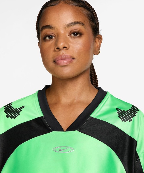 NIKE（ナイキ）の「NIKE AS W NK STREET GFX JERSEY / ナイキ ウィメンズ ストリート GFX ジャージー 【SP】（ジャージ・レディース・グリーン/ホワイト/ブラック・S/L/M）」の22枚目の写真