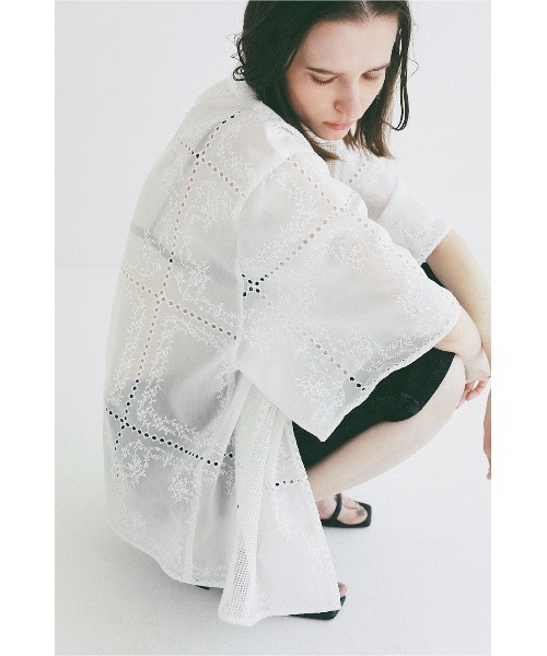 CLANE(クラネ)の「EMBROIDERY LACE BOX SHIRTS 10122-4263(シャツ/ブラウス・メンズ・ブラック/ホワイト/マルチ・1)」の4枚目の写真