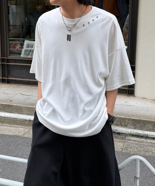 Mavie..7(メヴィセットゥ)の「【Mavie..7】Unisex刺繍アイレットBIGTee(Tシャツ/カットソー・レディース・ブラック/オフホワイト・FREE)」の14枚目の写真