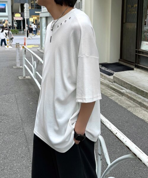 Mavie..7(メヴィセットゥ)の「【Mavie..7】Unisex刺繍アイレットBIGTee(Tシャツ/カットソー・レディース・ブラック/オフホワイト・FREE)」の17枚目の写真
