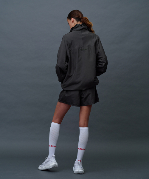 MENASOO（ミナス）の「Unisex Easy Move Half Zip_Khaki（ナイロンジャケット・レディース・カーキ・1/2）」の9枚目の写真