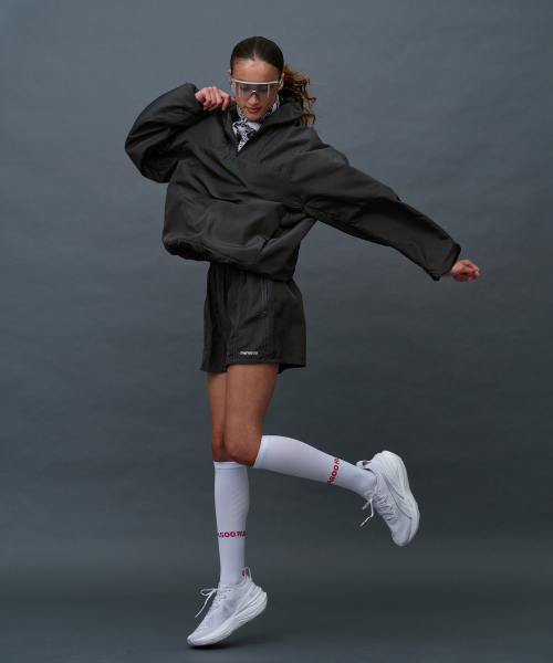 MENASOO（ミナス）の「Unisex Easy Move Half Zip_Khaki（ナイロンジャケット・レディース・カーキ・1/2）」の12枚目の写真