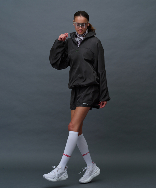MENASOO（ミナス）の「Unisex Easy Move Half Zip_Khaki（ナイロンジャケット・レディース・カーキ・1/2）」の13枚目の写真