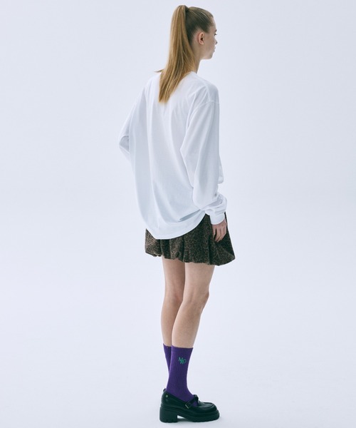Mardi Mercredi(マルディメクルディ)の「UNISEX TSHIRT LONG SLEEVE BRUSH LOGO CONTRAST / ユニセックス Tシャツ ロング スリーブ ブラッシュ ロゴ コントラスト(Tシャツ/カットソー・レディース・グレー/ブラック×ホワイト/ホワイト×ブラック・FREE)」の9枚目の写真