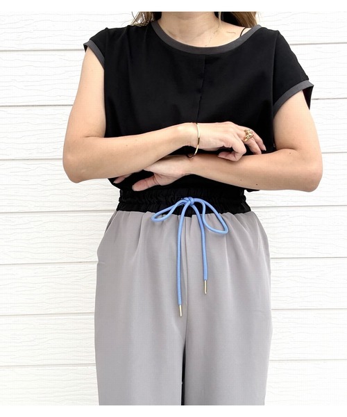 Q（キュー）の「【秋の大本命】ウエストバイカラーギャザーワイドパンツ　2026秋冬　MUSTBUY　定番　万能　美脚パンツ（その他パンツ・レディース・グレイッシュベージュ/ブラック・MEDIUM）」の17枚目の写真