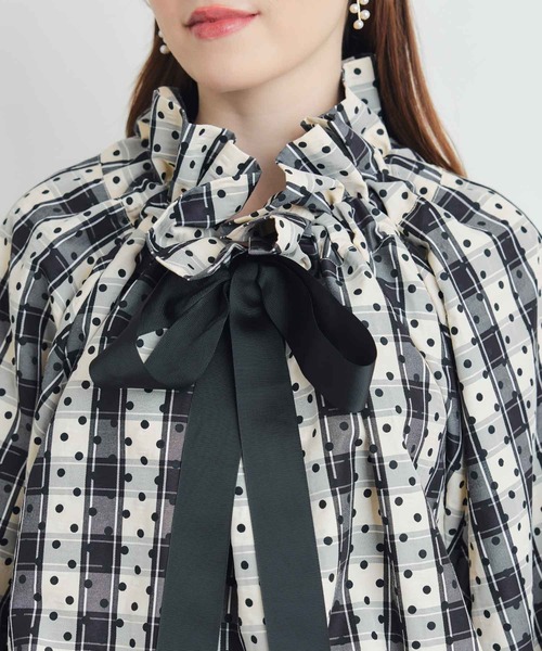 PICCIN(ピッチン)の「チェックドットザビエルブラウス(シャツ/ブラウス・レディース・ベージュ・M)」の9枚目の写真