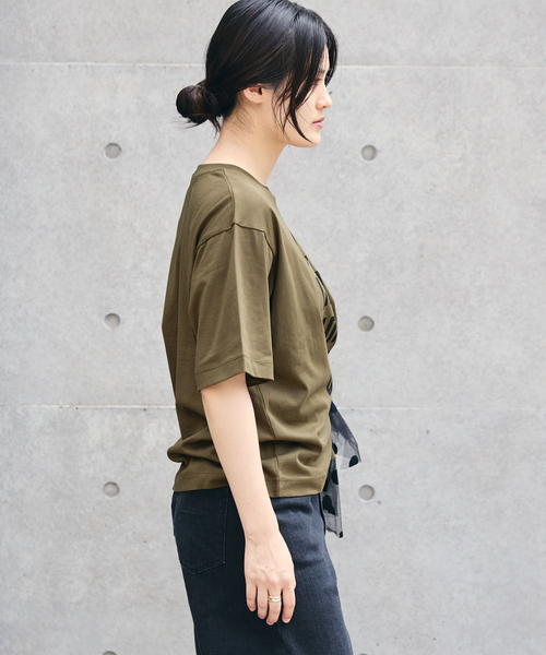 IENA(イエナ)の「コットンフロントロゴTシャツ(Tシャツ/カットソー・レディース・ホワイト/グレー/カーキ・FREE)」の8枚目の写真