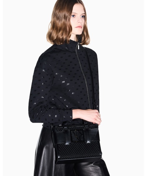 ARMANI EXCHANGE（アルマーニエクスチェンジ）の「【A|X アルマーニ エクスチェンジ】＜オンライン限定＞BOXロゴバックル ミニハンドバッグ（エンボス）（ハンドバッグ・レディース・ブラック・FREE）」の9枚目の写真
