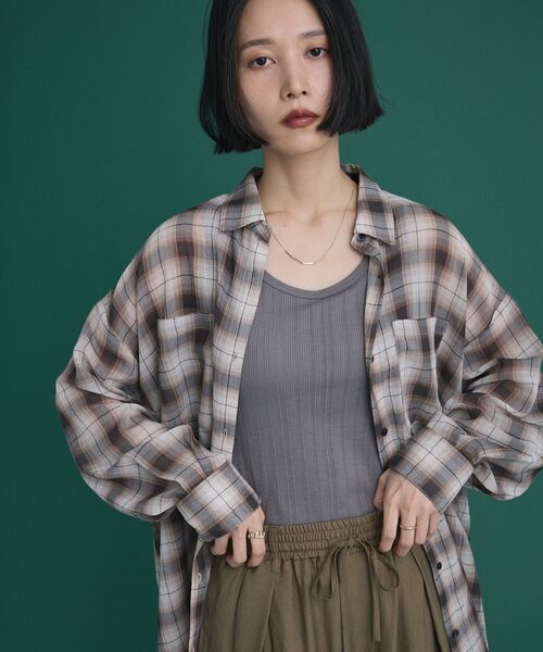 Green Parks(グリーンパークス)の「オーバーサイズチェックシャツ(シャツ/ブラウス・レディース・サックスブルー/ブラック/ベージュ/ブラウン・FREE)」の9枚目の写真