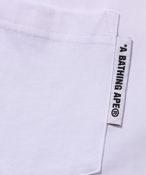 A BATHING APE(アベイシングエイプ)の「LINE CAMO FLAG LABEL POCKET TEE(Tシャツ/カットソー・メンズ・ホワイト/ブラック・MEDIUM/LARGE/XX-LARGE/X-LARGE/SMALL)」の5枚目の写真