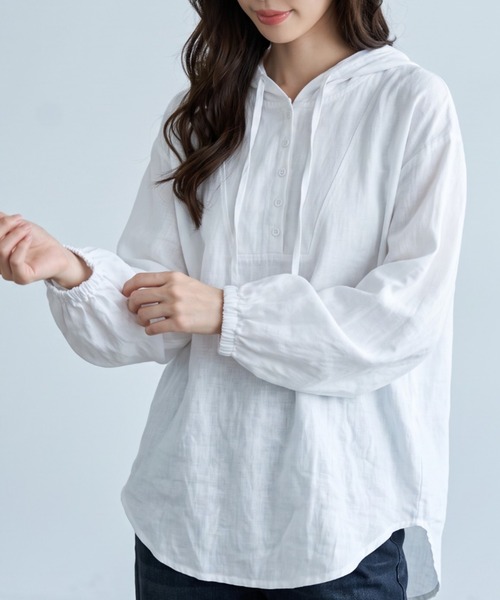 umune(ウムネ)の「軽やかな素材感でラフに着こなせる♪フード付きプルオーバーブラウス(シャツ/ブラウス・レディース・ブラウン/ブラック/オフホワイト・FREE)」の15枚目の写真