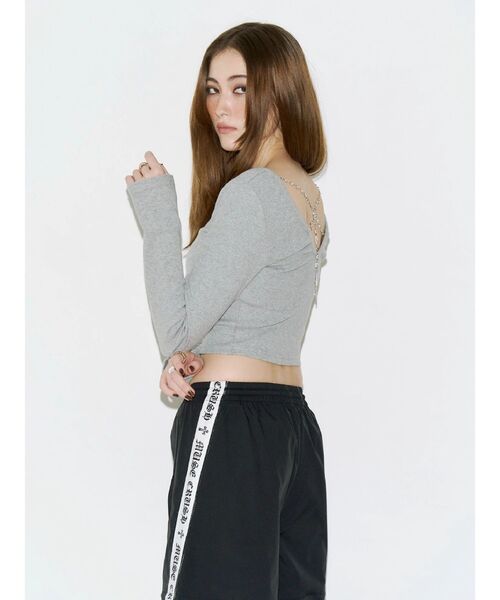 EVRIS(エヴリス)の「BACK CHARM ロングスリーブトップス 秋服(Tシャツ/カットソー・レディース・グレー/レッド/ブラック・FREE)」の18枚目の写真