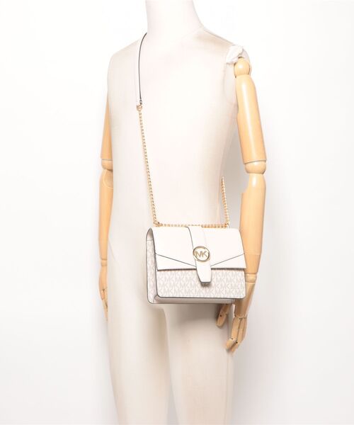 MICHAEL KORS(マイケルコース)の「GREENWICH SM FLAP XBODY(ショルダーバッグ・レディース・ベージュ系・FREE)」の5枚目の写真