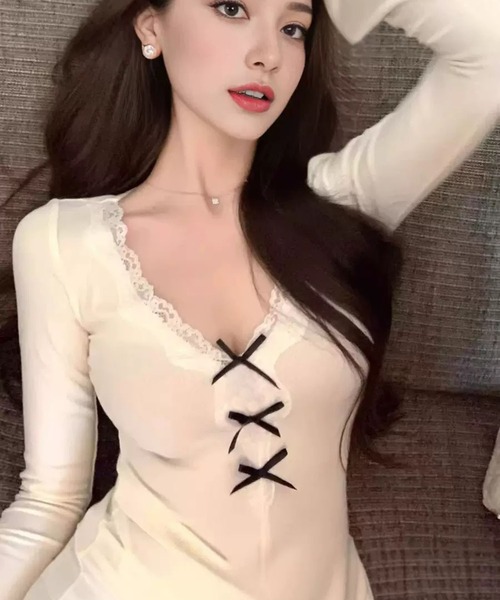 VIBGYOR(ヴィブジョー)の「【EIZZ/アイズ】Vネック レース切替 フロントトリプルリボン タイトカットソー / ロンT(Tシャツ/カットソー・レディース・ホワイト・FREE)」の6枚目の写真