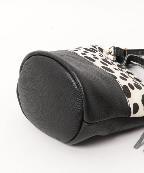 COOCO（クーコ）の「【SG】【cooco】ﾎｰｽﾍｱxｼｭﾘﾝｸﾚｻﾞｰﾊﾞｹﾂ型ﾐﾆ2WAYﾄｰﾄﾊﾞｯｸﾞ（トートバッグ・レディース・レオパード/アニマル・FREE）」の4枚目の写真