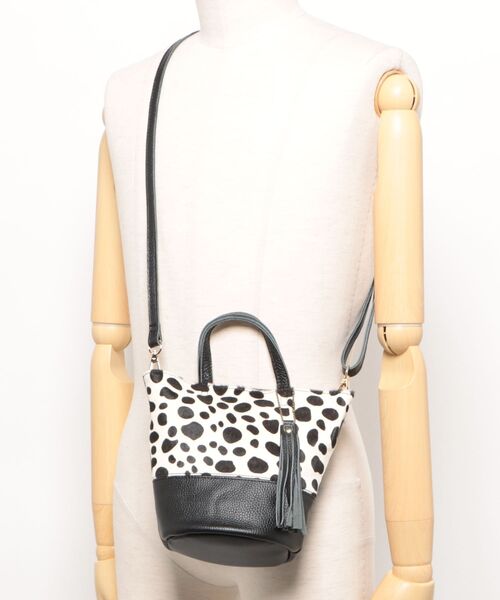 COOCO（クーコ）の「【SG】【cooco】ﾎｰｽﾍｱxｼｭﾘﾝｸﾚｻﾞｰﾊﾞｹﾂ型ﾐﾆ2WAYﾄｰﾄﾊﾞｯｸﾞ（トートバッグ・レディース・レオパード/アニマル・FREE）」の6枚目の写真