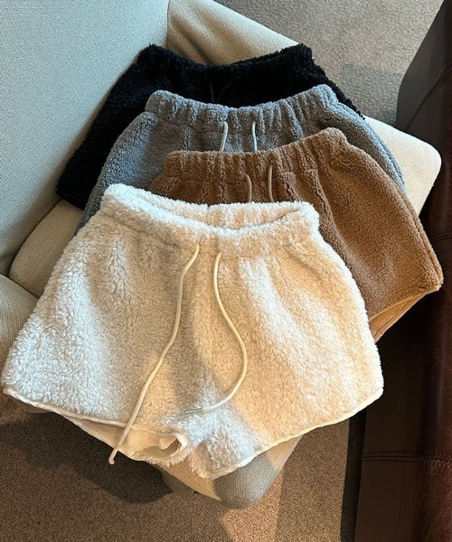 SHEPP(シープ)の「【26年秋冬新作】ふわもこボアショートパンツ(その他パンツ・レディース・ブラウン/アイボリー/グレー・M)」の5枚目の写真