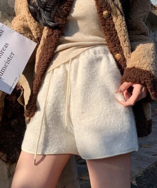 SHEPP(シープ)の「【26年秋冬新作】ふわもこボアショートパンツ(その他パンツ・レディース・ブラウン/アイボリー/グレー・M)」の14枚目の写真