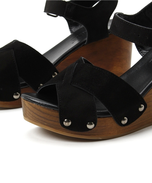 LE TALON（ルタロン）の「LAOCOONTE 8.5cmレザークロスウッドウエッジサンダル（サンダル・レディース・ブラック/キャメル・37/38/36/35）」の6枚目の写真