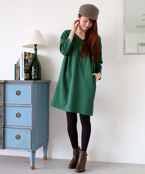 N.(N. Natural Beauty Basic)(エヌエヌナチュラルビューティーベーシック)の「Vネックタックワンピ-ス(ワンピース・レディース・ブラック/レッド/グリーン・MEDIUM)」の2枚目の写真