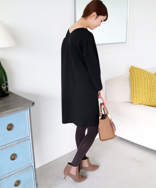 N.(N. Natural Beauty Basic)(エヌエヌナチュラルビューティーベーシック)の「Vネックタックワンピ-ス(ワンピース・レディース・ブラック/レッド/グリーン・MEDIUM)」の16枚目の写真