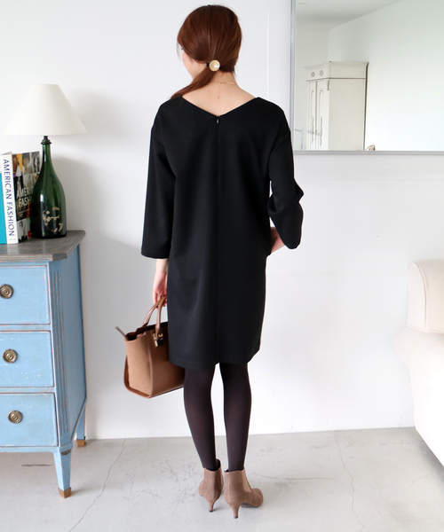 N.(N. Natural Beauty Basic)(エヌエヌナチュラルビューティーベーシック)の「Vネックタックワンピ-ス(ワンピース・レディース・ブラック/レッド/グリーン・MEDIUM)」の17枚目の写真