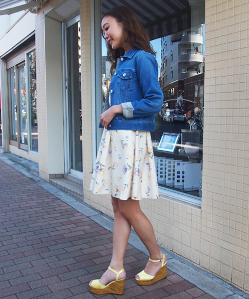 dazzlin(ダズリン)の「パイピングカットデニムGジャン(デニムジャケット・レディース・ブルー/インディゴブルー・SMALL/MEDIUM)」の21枚目の写真