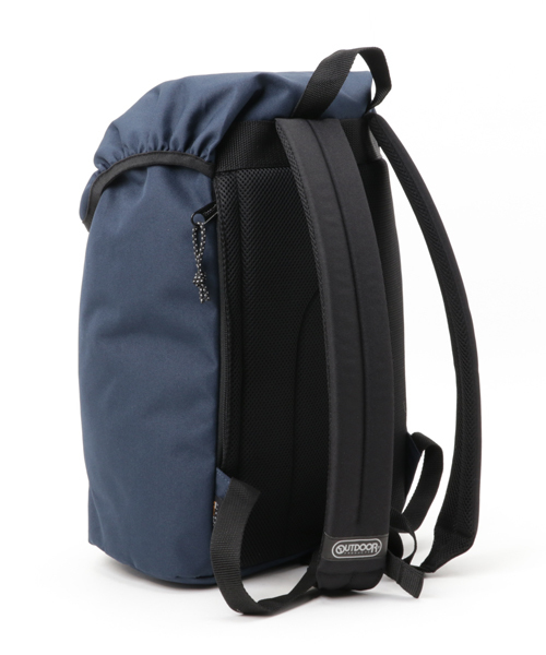 OUTDOOR PRODUCTS(アウトドアプロダクツ)の「480 フラップデイパック バックパック PCポケット内蔵 リフレクター使用(バックパック/リュック・レディース・グレー/ブルー/ブラック/オリーブ/グレイッシュブルー/オレンジ/イエロー/ネイビー/レッド/ブラウン・FREE)」の11枚目の写真