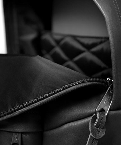 EASTPAK（イーストパック ）の「PADDED PAK'R LEATHER INK 17SS パ