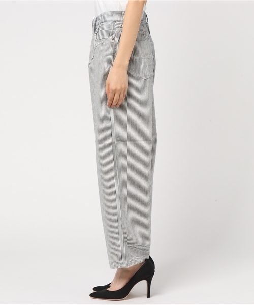 Moname（モナーム）の「■Moname   ヒッコリー デニムストライプパンツ   WIDE PANTS(ワイドパンツ)  41172214（デニムパンツ・レディース・ホワイト・23inch/26inch/24inch/25inch）」の3枚目の写真