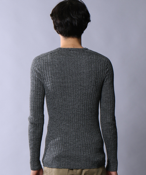 5351 POUR LES HOMMES(ゴーサンゴーイチプールオム)の「【定番/新色】ホールガーメントVネックニット(ニット/セーター・メンズ・ブルー/ホワイト×ブラック/ホワイト/ブラック/レッド・44/46/48)」の15枚目の写真