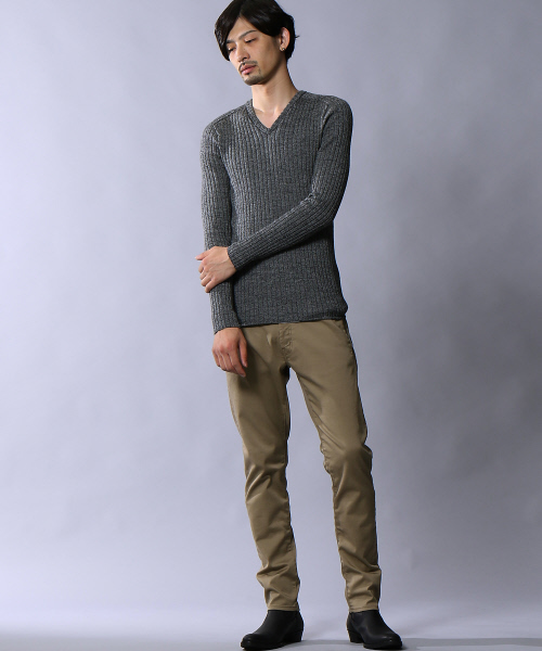 5351 POUR LES HOMMES(ゴーサンゴーイチプールオム)の「【定番/新色】ホールガーメントVネックニット(ニット/セーター・メンズ・ブルー/ホワイト×ブラック/ホワイト/ブラック/レッド・44/46/48)」の10枚目の写真