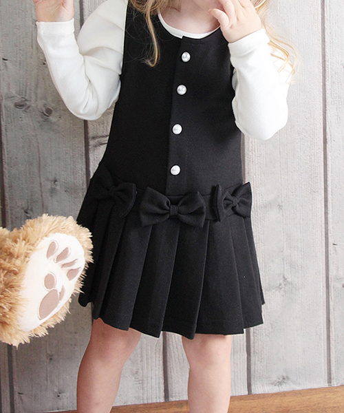 Rora（ローラ）の「メラ ジャンパースカート(2color)（ジャンパースカート・キッズ・ブラック/ネイビー・90㎝/110cm/120cm/130cm/100cm/140cm）」の3枚目の写真