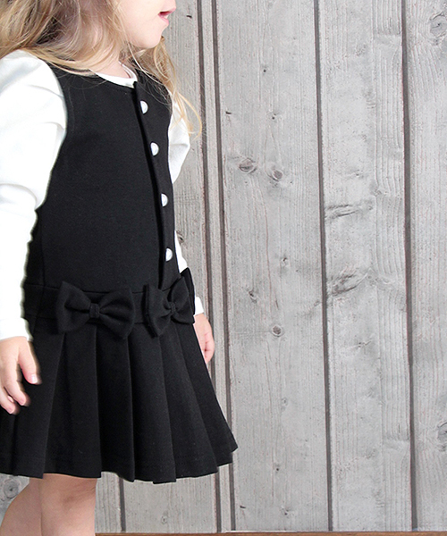 Rora（ローラ）の「メラ ジャンパースカート(2color)（ジャンパースカート・キッズ・ブラック/ネイビー・90㎝/110cm/120cm/130cm/100cm/140cm）」の5枚目の写真