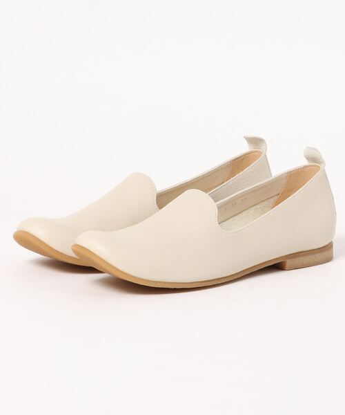 neue marche（ノイエマルシェ）の「ソフトレザースリッポン/823K【日本製】大きいサイズ＆小さいサイズ（スリッポン・レディース・ホワイト/ブラック/シルバー/ブラウン/カーキ/ガンメタ/ネイビー/アイボリー/ダークベージュ・22cm/22.5cm/23cm/23.5cm/24cm/24.5cm/25cm/21.5cm/25.5cm/21cm）」の3枚目の写真