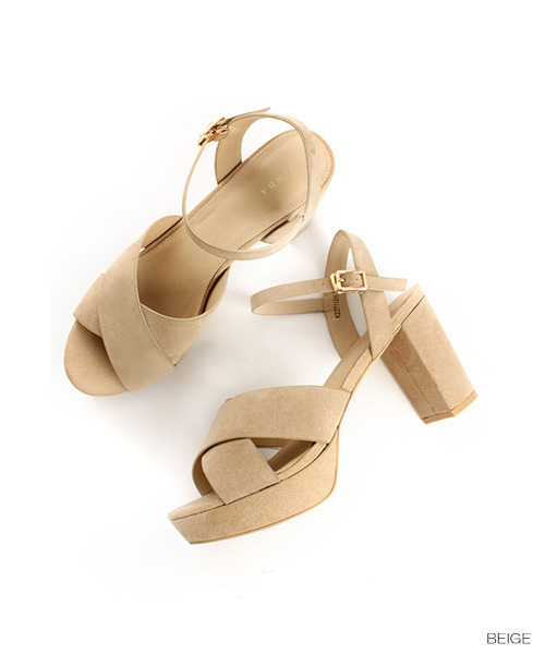 RANDA(ランダ)の「クロスベルトアンクルストラップサンダル(サンダル・レディース・ブラック/グリーン/シルバー/ベージュ/ピンク・L/LL/M/S/SS)」の6枚目の写真