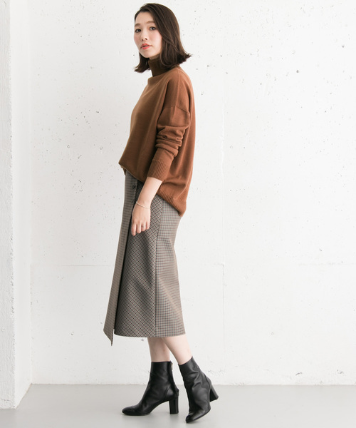 URBAN RESEARCH ROSSO WOMEN（アーバンリサーチ　ロッソ）の「ホールデザインタートルニット（ニット/セーター・レディース・ネイビー/ブラウン/グリーン/アイボリー・FREE）」の16枚目の写真