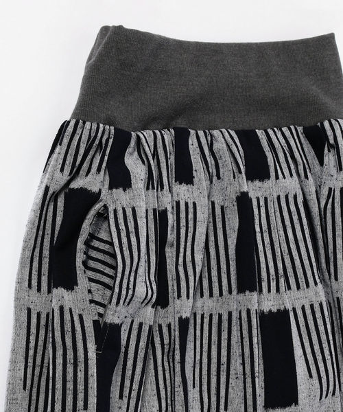 fennica（フェニカ）の「GOOD WEAVER × fennica / 別注 久留米絣 ギャザー フレアスカート（スカート・レディース・ブルー/グリーン・ONE SIZE）」の8枚目の写真