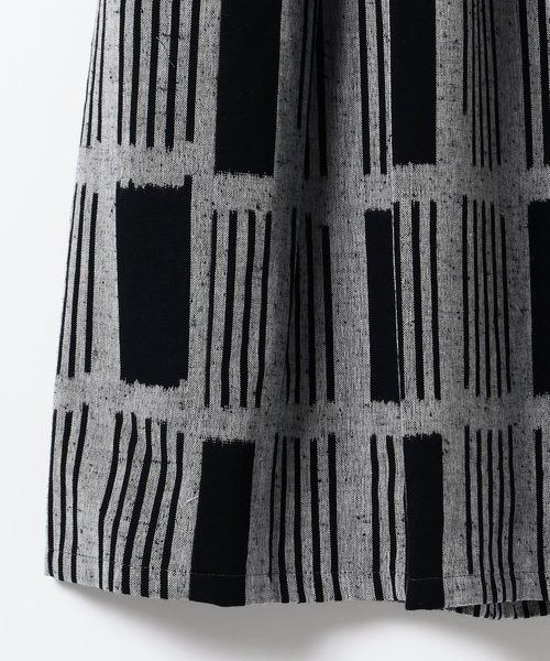 fennica（フェニカ）の「GOOD WEAVER × fennica / 別注 久留米絣 ギャザー フレアスカート（スカート・レディース・ブルー/グリーン・ONE SIZE）」の4枚目の写真