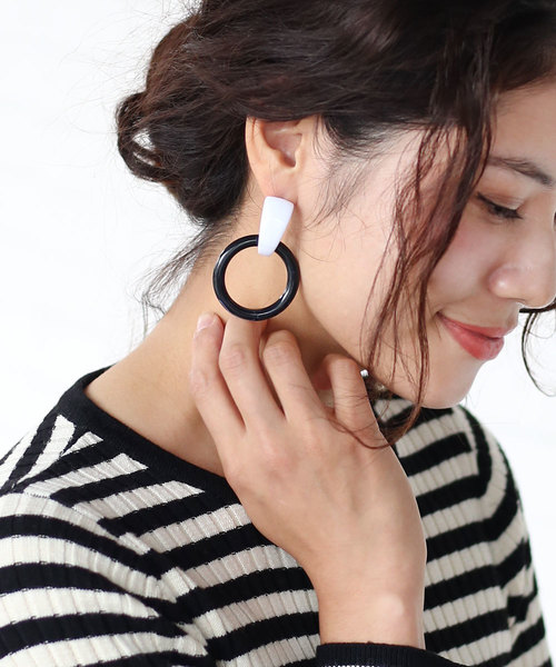 Bou Jeloud（ブージュルード）の「◆プチプラ◆マーブルリングピアス（ピアス（両耳用）・レディース・ブラウン/グリーン/ブラック・FREE）」の5枚目の写真