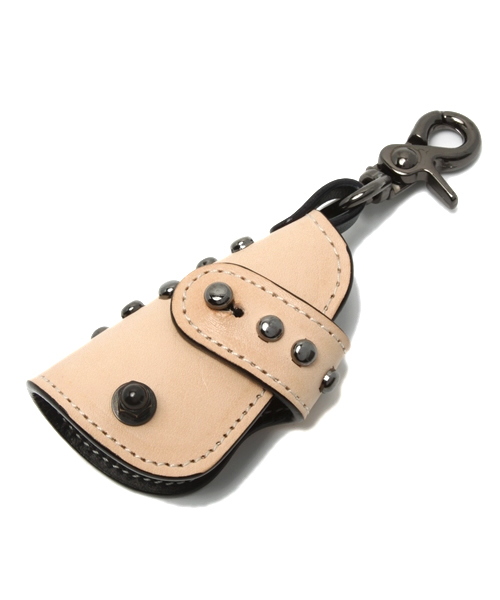 AlexanderLeeChang（アレキサンダーリーチャン）の「studs key holster（キーホルダー）」 WEAR