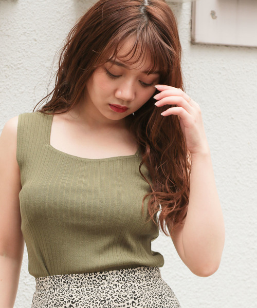 apres jour(アプレジュール)の「スクエアネックノースリニット【ZOZOTOWN限定アイテム】(タンクトップ・レディース・ブラック/カーキ/オレンジ系その他/モカ/アイボリー・フリー)」の1枚目の写真