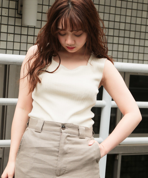 apres jour(アプレジュール)の「スクエアネックノースリニット【ZOZOTOWN限定アイテム】(タンクトップ・レディース・ブラック/カーキ/オレンジ系その他/モカ/アイボリー・フリー)」の6枚目の写真