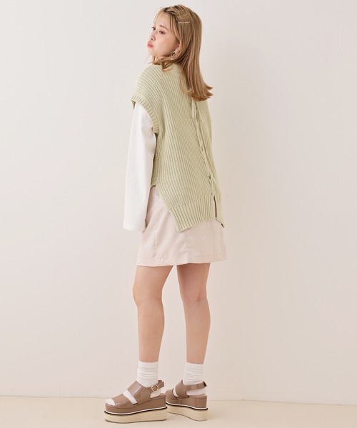 one after another NICE CLAUP(ワンアフターアナザーナイスクラップ)の「後ろレースアップニットベスト(ベスト・レディース・アイボリー/ベージュ/ミント・FREE)」の6枚目の写真